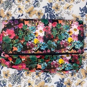 Floral clutch